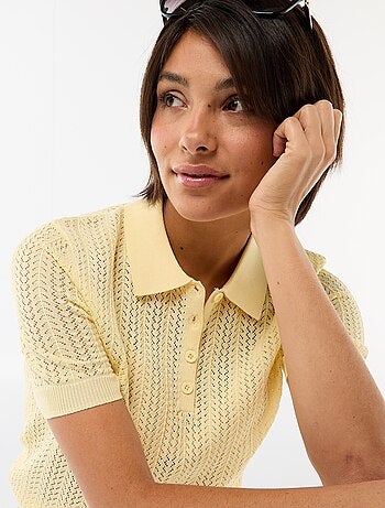 Polo em malha rendada com mangas curtas