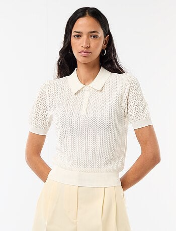 Polo em malha rendada com mangas curtas