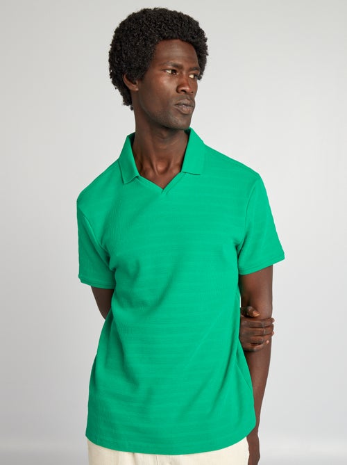 Polo em malha texturizada com gola em bico - Kiabi