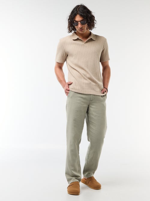 Polo em material fantasia com detalhes vazados - Kiabi