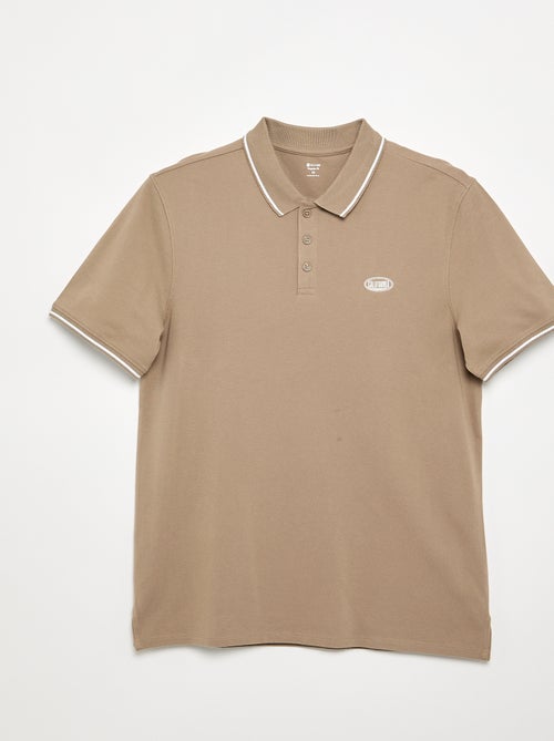 Polo em piqué de algodão com bordado frontal - Kiabi