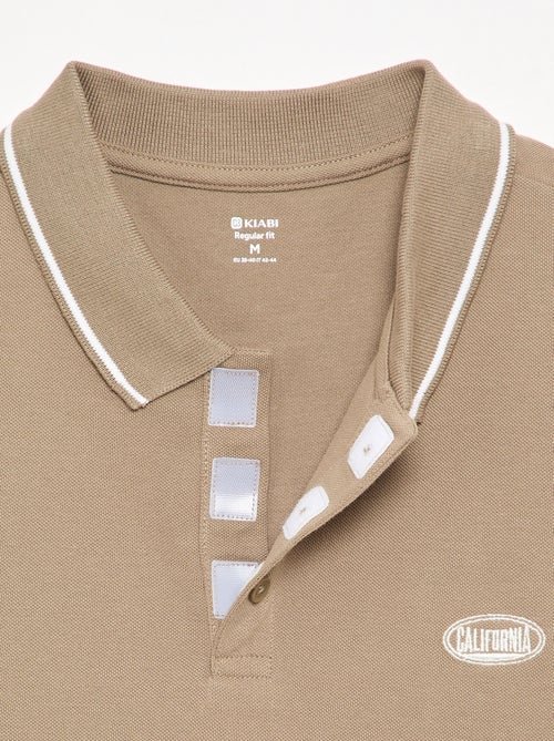 Polo em piqué de algodão com bordado frontal - Kiabi