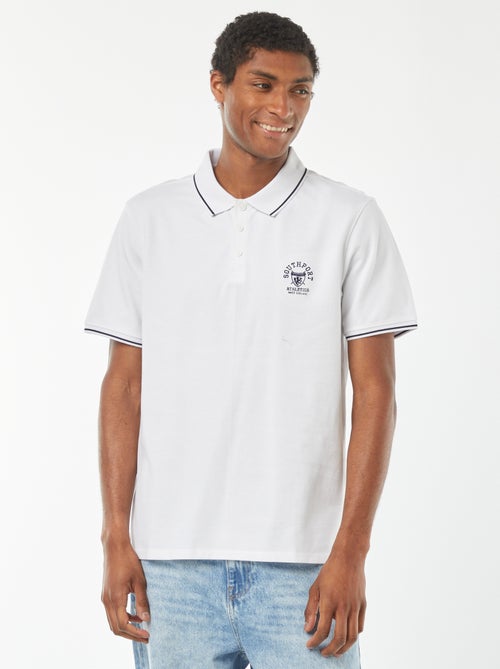 Polo em piqué de algodão com bordado frontal - Kiabi