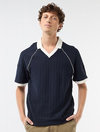 Polo em tecido fantasia com gola polo sem botões