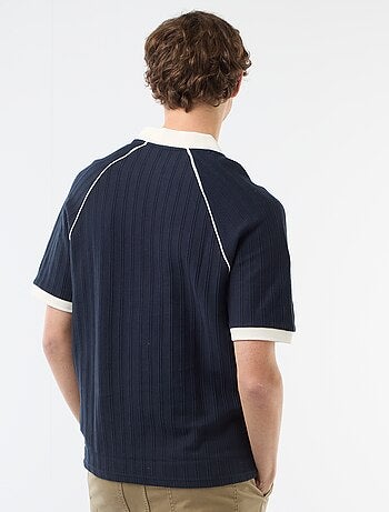 Polo em tecido fantasia com gola polo sem botões