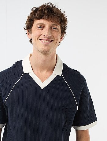 Polo em tecido fantasia com gola polo sem botões