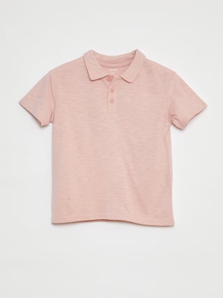 Polo liso com estampado