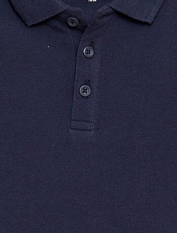 Polo liso em malha piqué