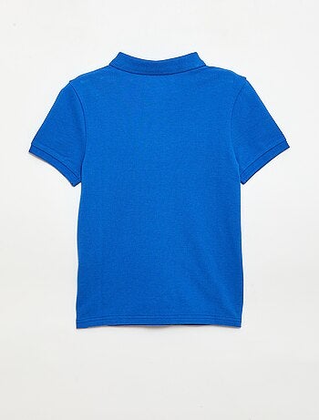 Polo liso em malha piqué