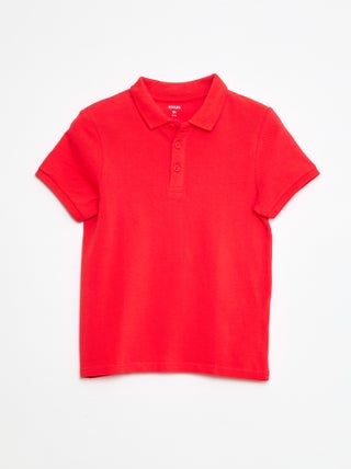 Polo liso em malha piqué