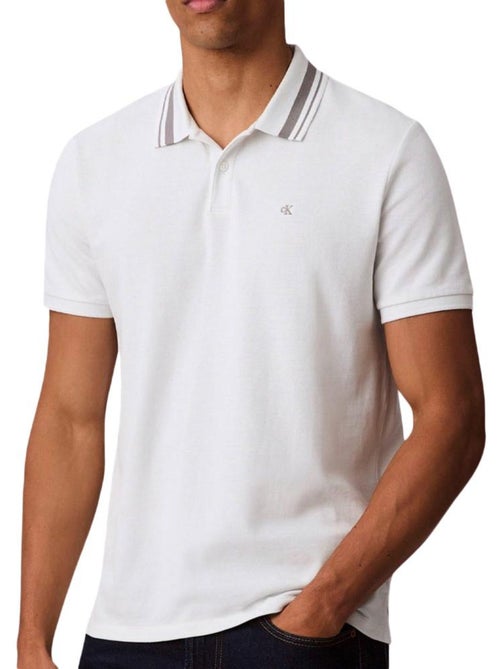 Polo Piqué Branco Calvin Klein Jeans para Homem - Kiabi Polo Piqué Branco Calvin Klein Jeans para Homem - Kiabi