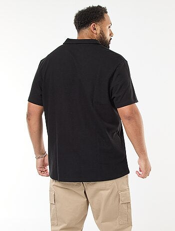 Polo regular em algodão liso