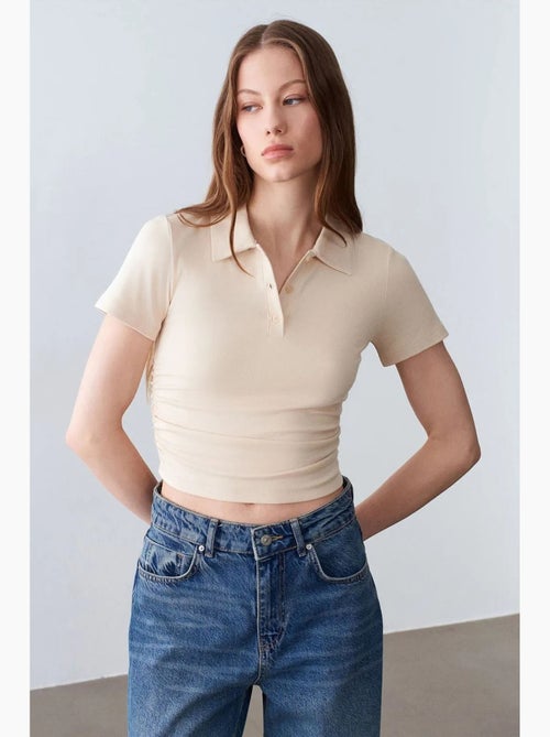 Polo t-shirt cropped de mulher slim fit dilvin - Kiabi Polo t-shirt cropped de mulher slim fit dilvin - Kiabi