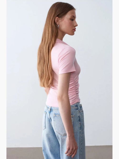 Polo t-shirt cropped de mulher slim fit dilvin - Kiabi Polo t-shirt cropped de mulher slim fit dilvin - Kiabi