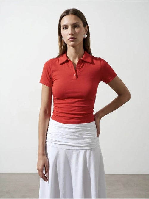 Polo t-shirt cropped de mulher slim fit dilvin - Kiabi Polo t-shirt cropped de mulher slim fit dilvin - Kiabi