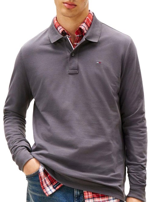 Polo Tommy Hilfiger Cinzento Escuro para Homem DM0DM20232 - Kiabi Polo Tommy Hilfiger Cinzento Escuro para Homem DM0DM20232 - Kiabi