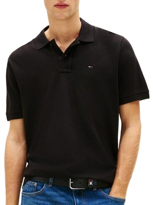 Polo Tommy Hilfiger Regular Fit Preto para Homem - Kiabi Polo Tommy Hilfiger Regular Fit Preto para Homem - Kiabi