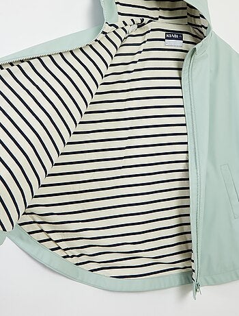 Poncho de material emborrachado com capuz - coleção fácil de vestir