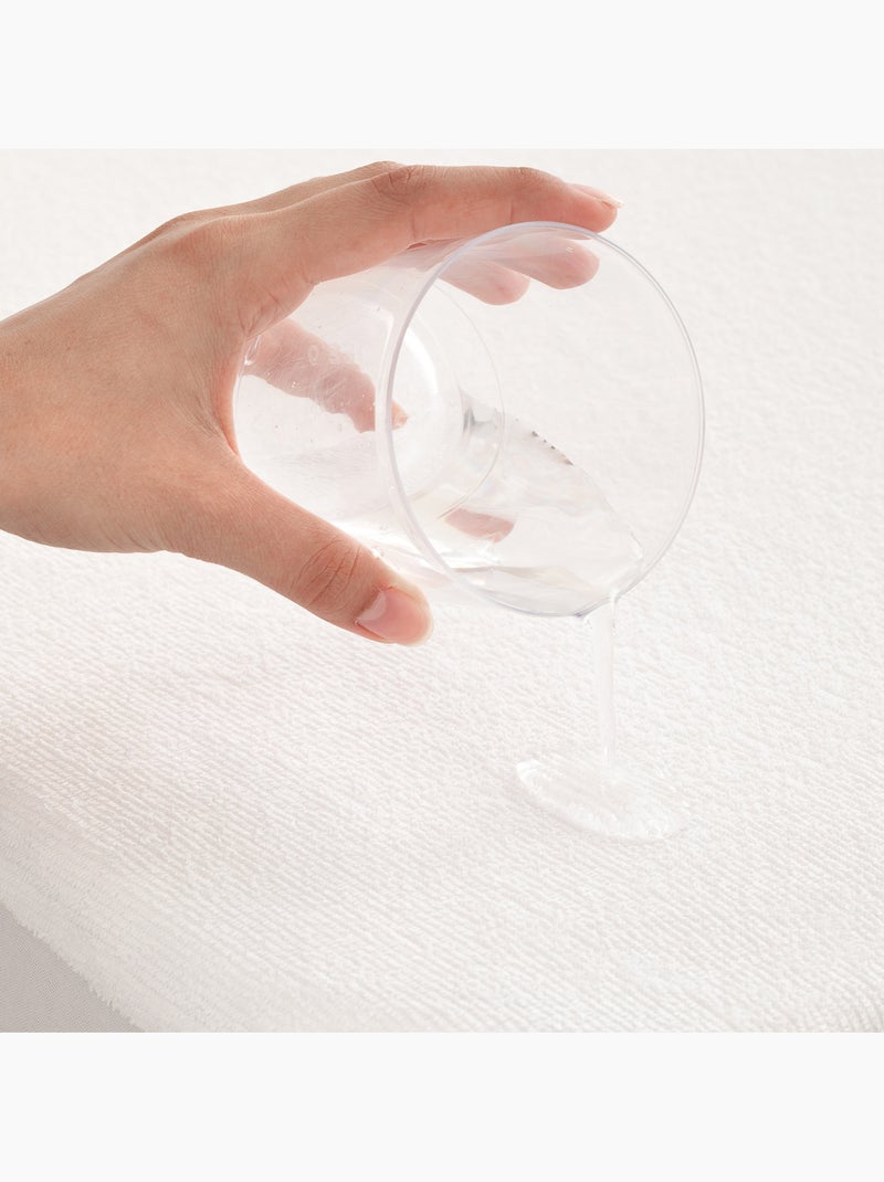 Protetor de colchão impermeável em felpo, 100% algodão, ajustável até 30 cm - Gamusi. Branco - Kiabi