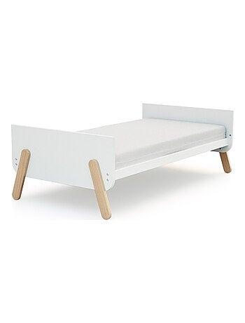 Quarto de bebé com cama, fraldário e roupeiro pirate de madeira