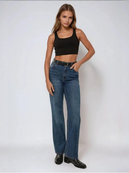 Regata cropped justa com gola redonda hiccup - Kiabi Regata cropped justa com gola redonda hiccup - Kiabi