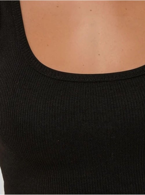 Regata cropped justa com gola redonda hiccup - Kiabi Regata cropped justa com gola redonda hiccup - Kiabi