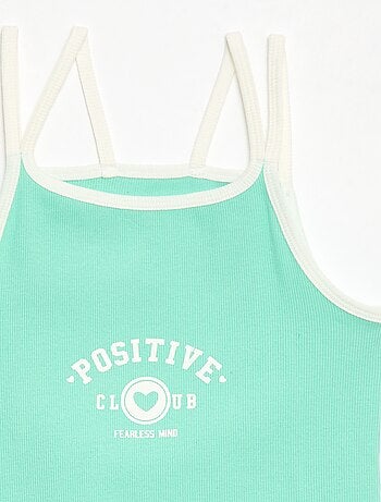 Regata de alças finas com detalhe no peito