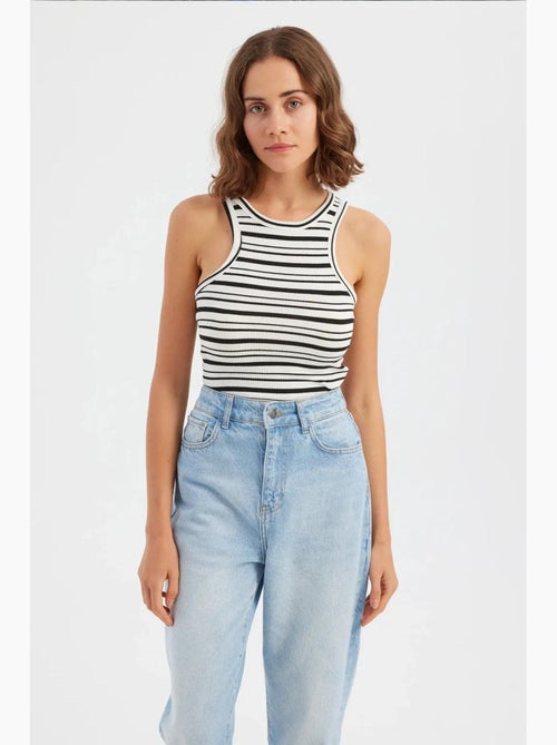 Regata de tecido às riscas com decote halter hiccup - Kiabi Regata de tecido às riscas com decote halter hiccup - Kiabi