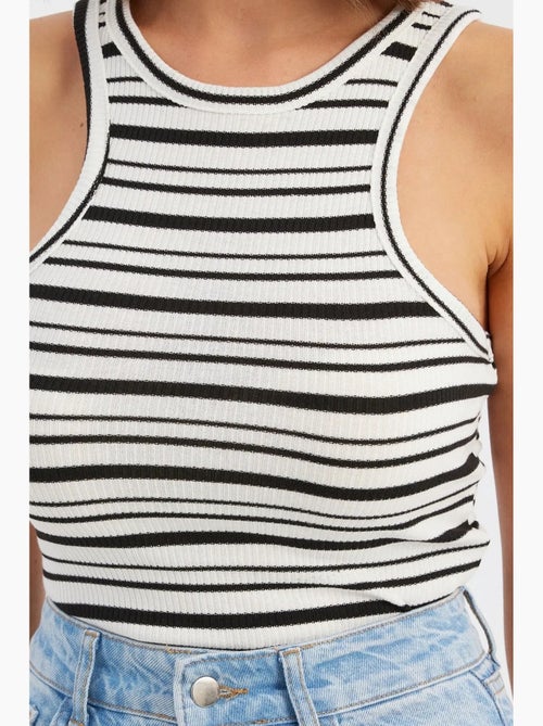 Regata de tecido às riscas com decote halter hiccup - Kiabi Regata de tecido às riscas com decote halter hiccup - Kiabi