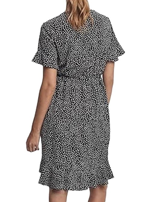 Roupão Feminino Vero Moda Henna Preto/Branco - Kiabi Roupão Feminino Vero Moda Henna Preto/Branco - Kiabi