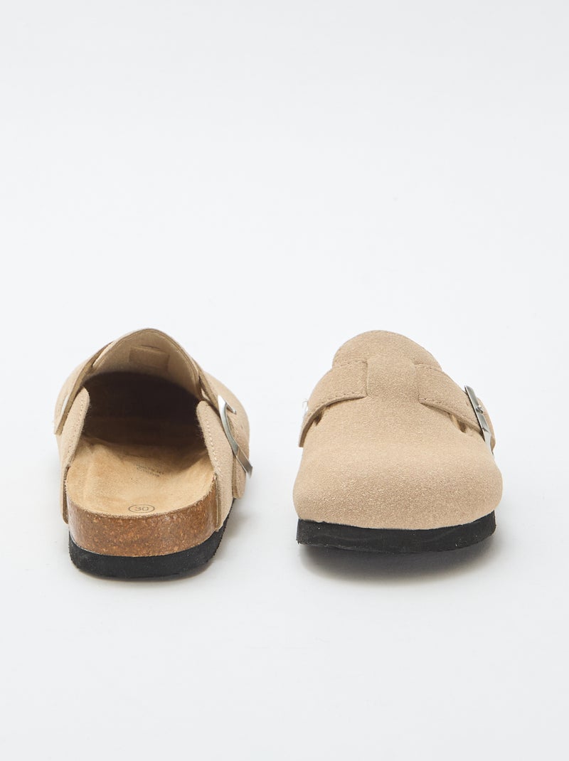 Sabots de camurça sintética com fivela Bege - Kiabi