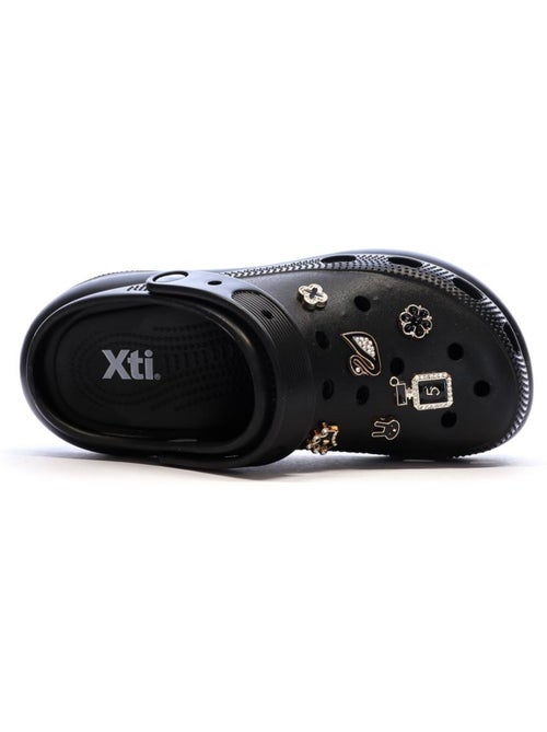 Sabots de Plataforma Pretos para Mulher XTI 143888 - Kiabi