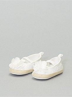 Sabrinas com bordado inglês - Kiabi