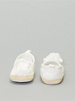 Sabrinas com bordado inglês - Kiabi