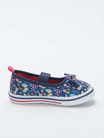 Sabrinas de lona com flores