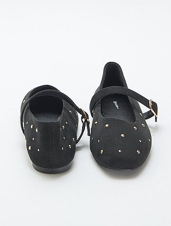 Sabrinas rasas em imitação de pele