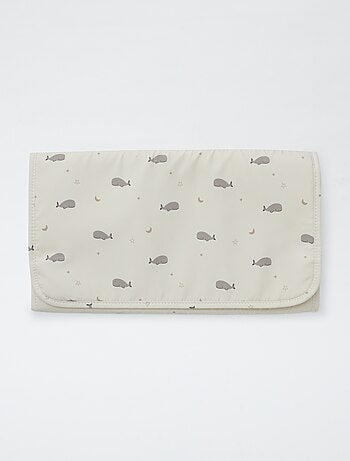 Saco para mudar a fralda estampado com tapete incluido