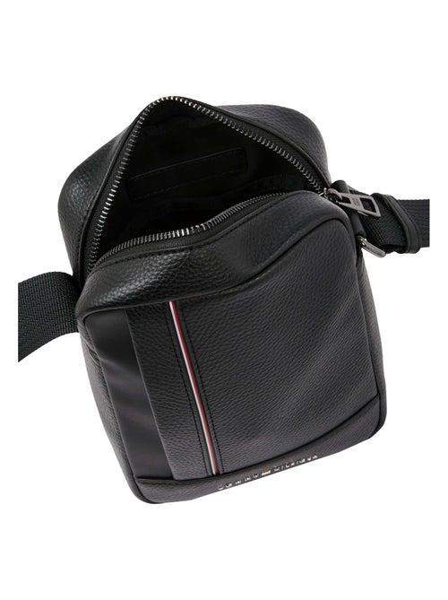 Sacoche Tommy Hilfiger Central Mini para Homem em Preto - Kiabi Sacoche Tommy Hilfiger Central Mini para Homem em Preto - Kiabi