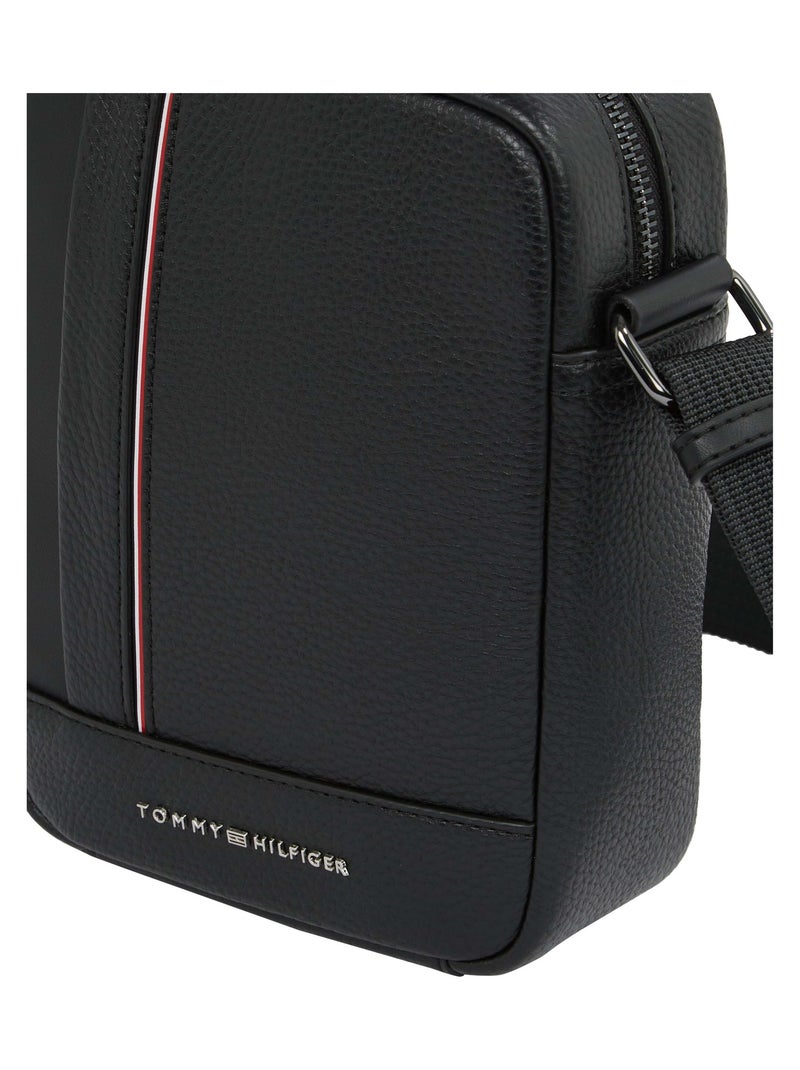 Sacoche Tommy Hilfiger Central Mini para Homem em Preto Preto - Kiabi