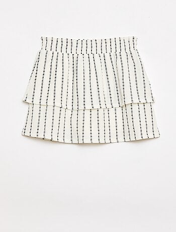 Saia-calção com riscas verticais finas