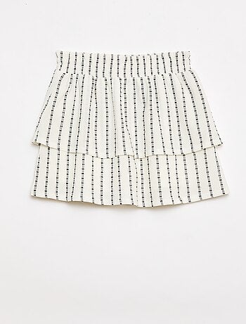Saia-calção com riscas verticais finas