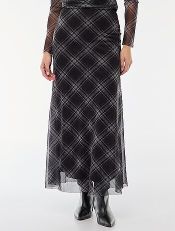 Saia comprida em mesh com padrão de xadrez