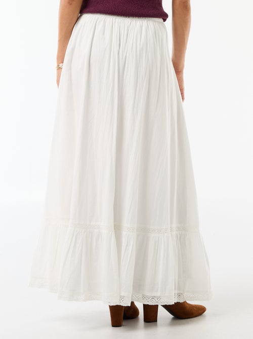 Saia comprida evasé com macramé - Kiabi