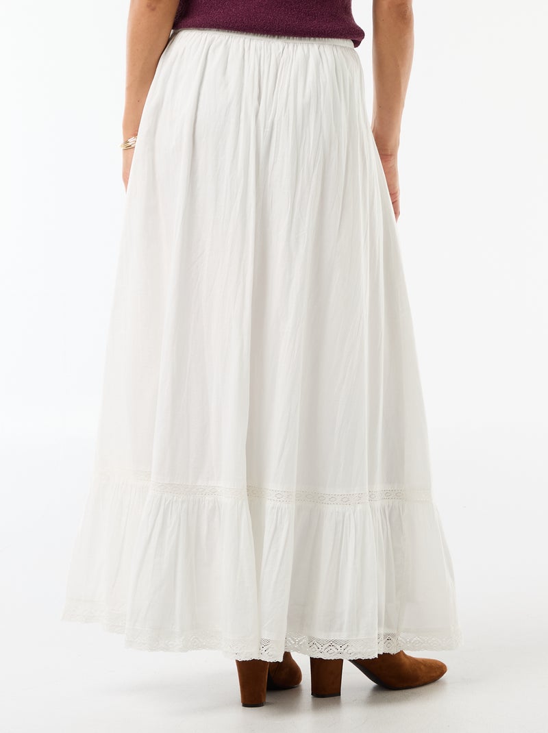 Saia comprida evasé com macramé Branco - Kiabi