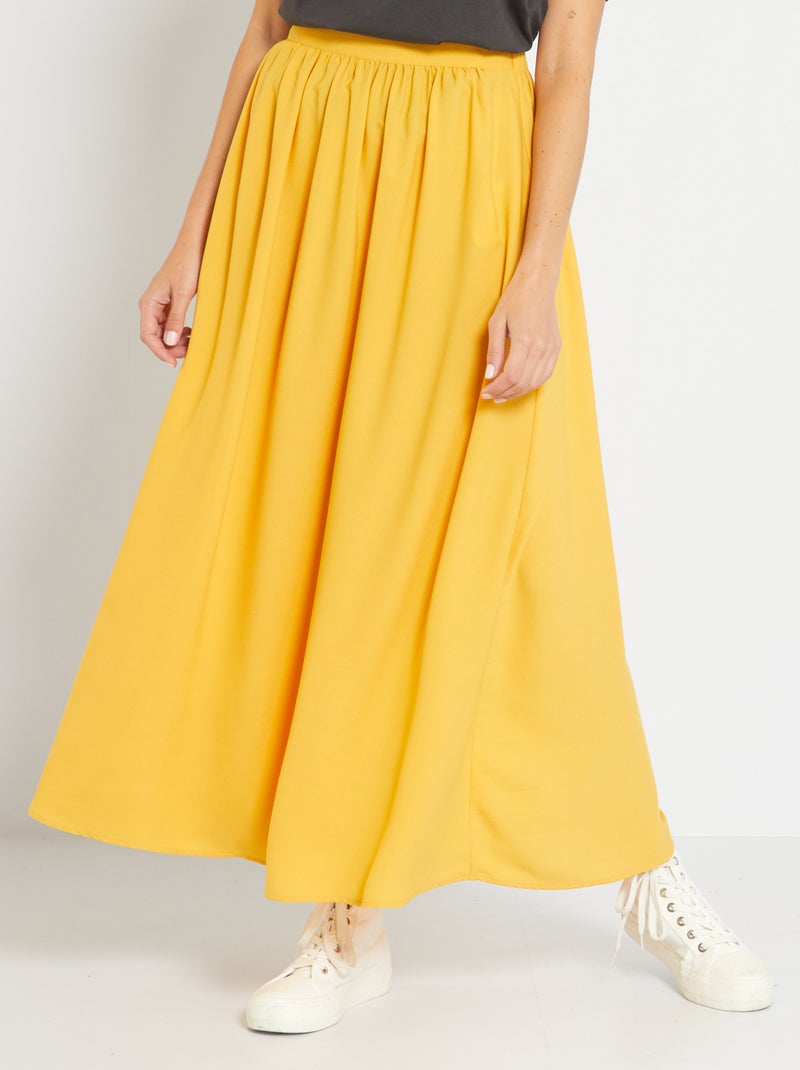 Saia comprida lisa e cintada AMARELO - Kiabi