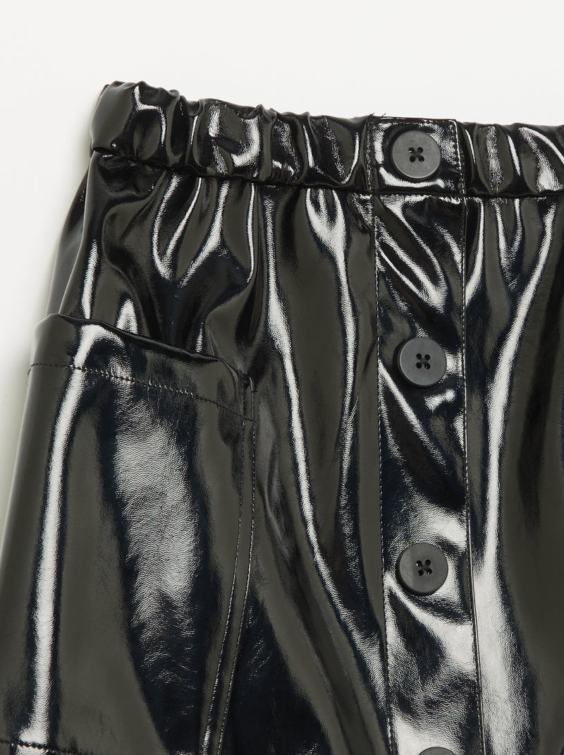 Saia curta de vinil com bolsos grandes Preto - Kiabi