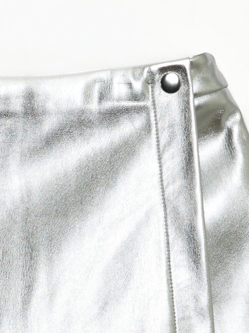 Saia curta em imitação de couro - Kiabi