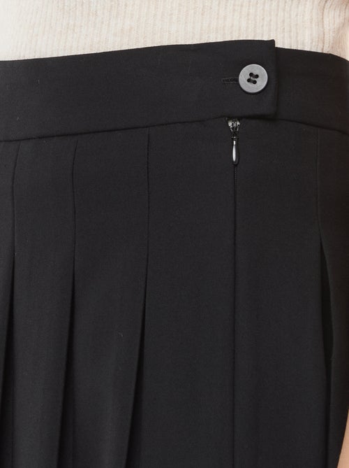 Saia curta plissada - Kiabi