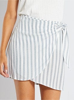 Saia curta trespassada - Kiabi