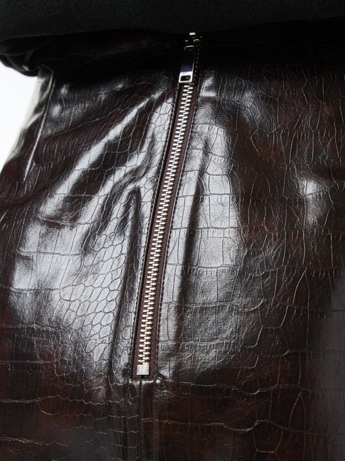 Saia em imitação de 'pele de cobra' com bolsos com aba - Kiabi